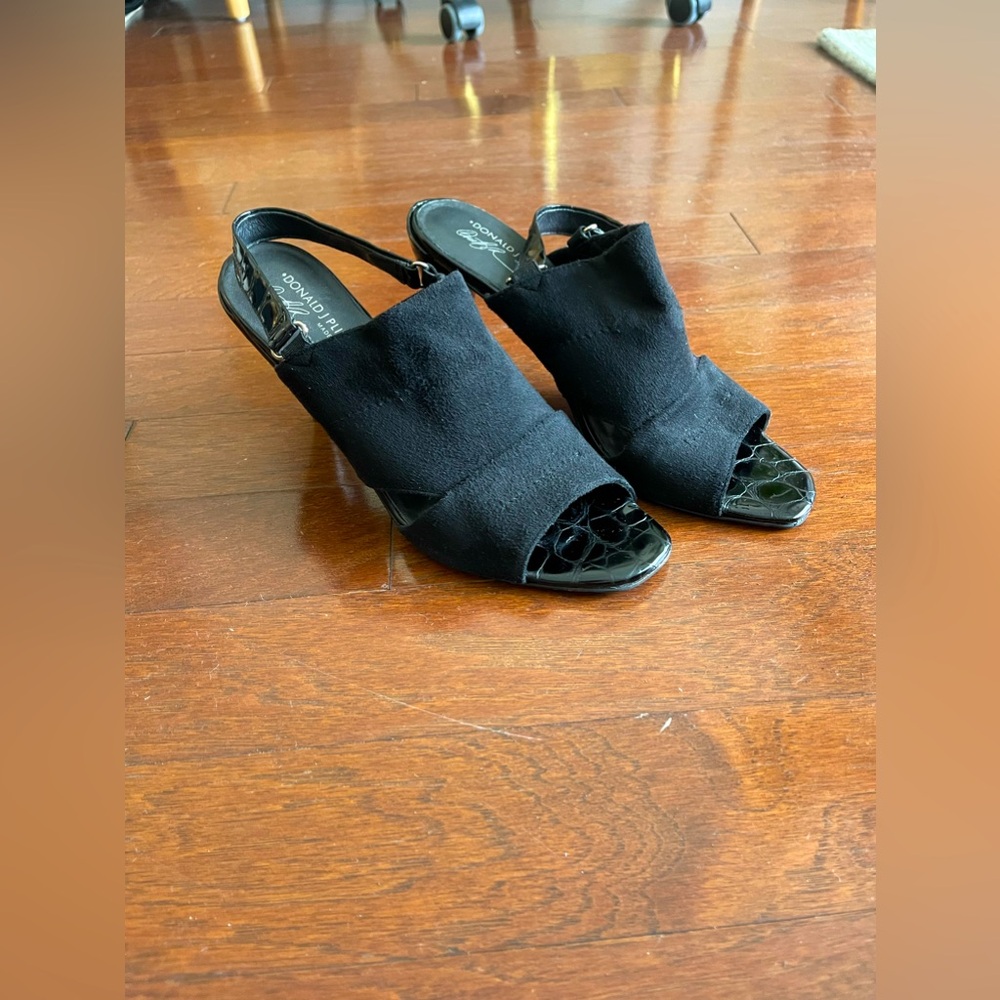 Donald Pliner Black Heels
